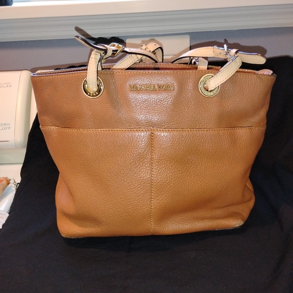 Michael KorsBedford Medium Pebbled Leather Tote - Picture 1 of 7